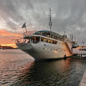Maelardrottningen Yacht Стокгольм