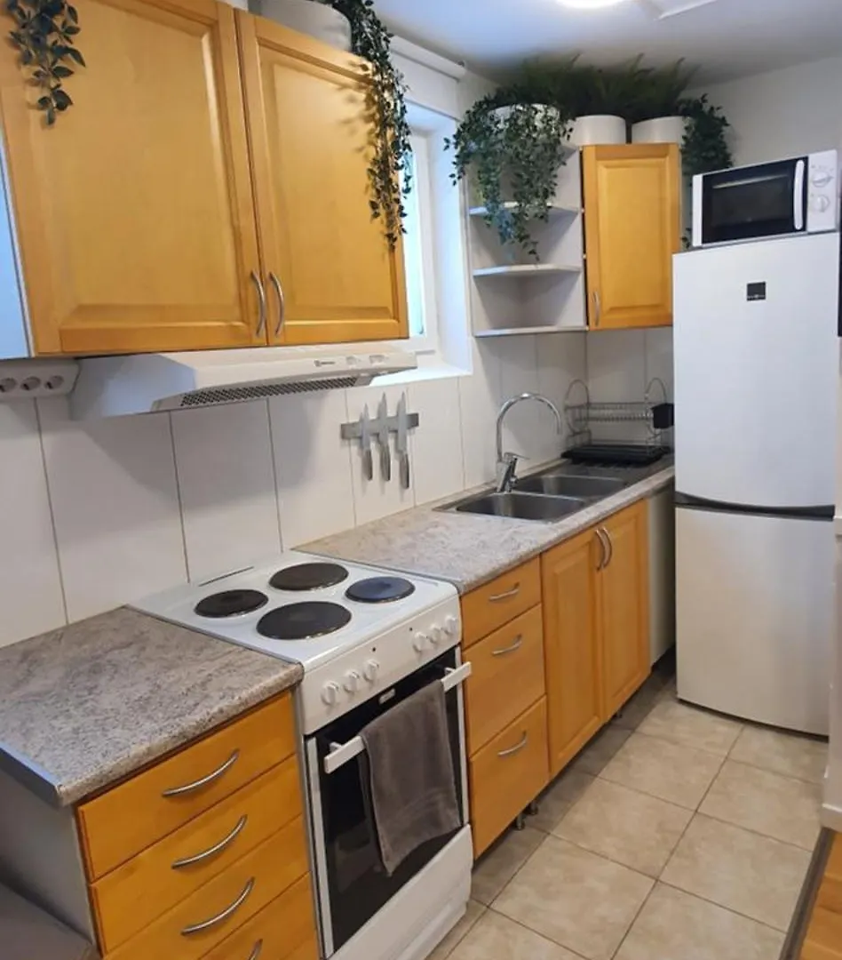 Studio Apartment Near Metro And Forest! Estocolmo